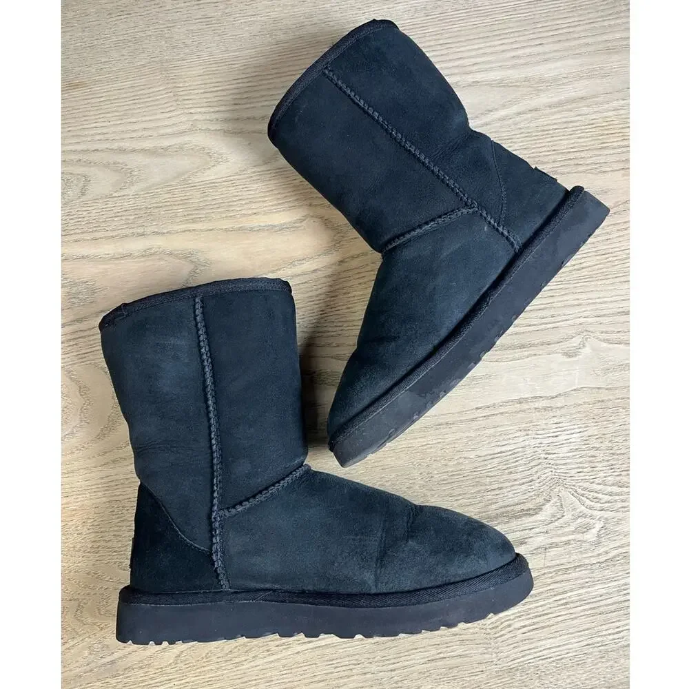 UGG Classic Short II Black Suede Shearling Boots Women’s Size 7